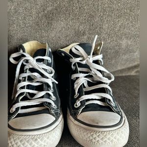 Women’s high top converse size 7.5🖤